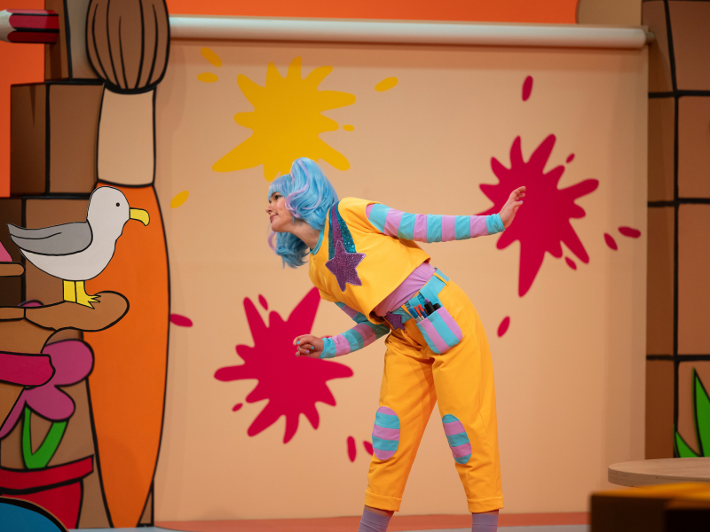 14.10.24 BBC Studios - Kids & Family
Playtime Towers - RX03- Peas & RX06 Bees
presenter Lydia Kirkton
