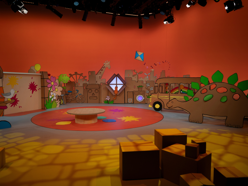 14.10.24 BBC Studios - Kids & Family
Playtime Towers - RX03- Peas & RX06 Bees
presenter Lydia Kirkton